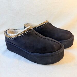 Rock & Candy Platform Slipper Black Tasman Inspired Hottest Trend Slip-On
Sz 10